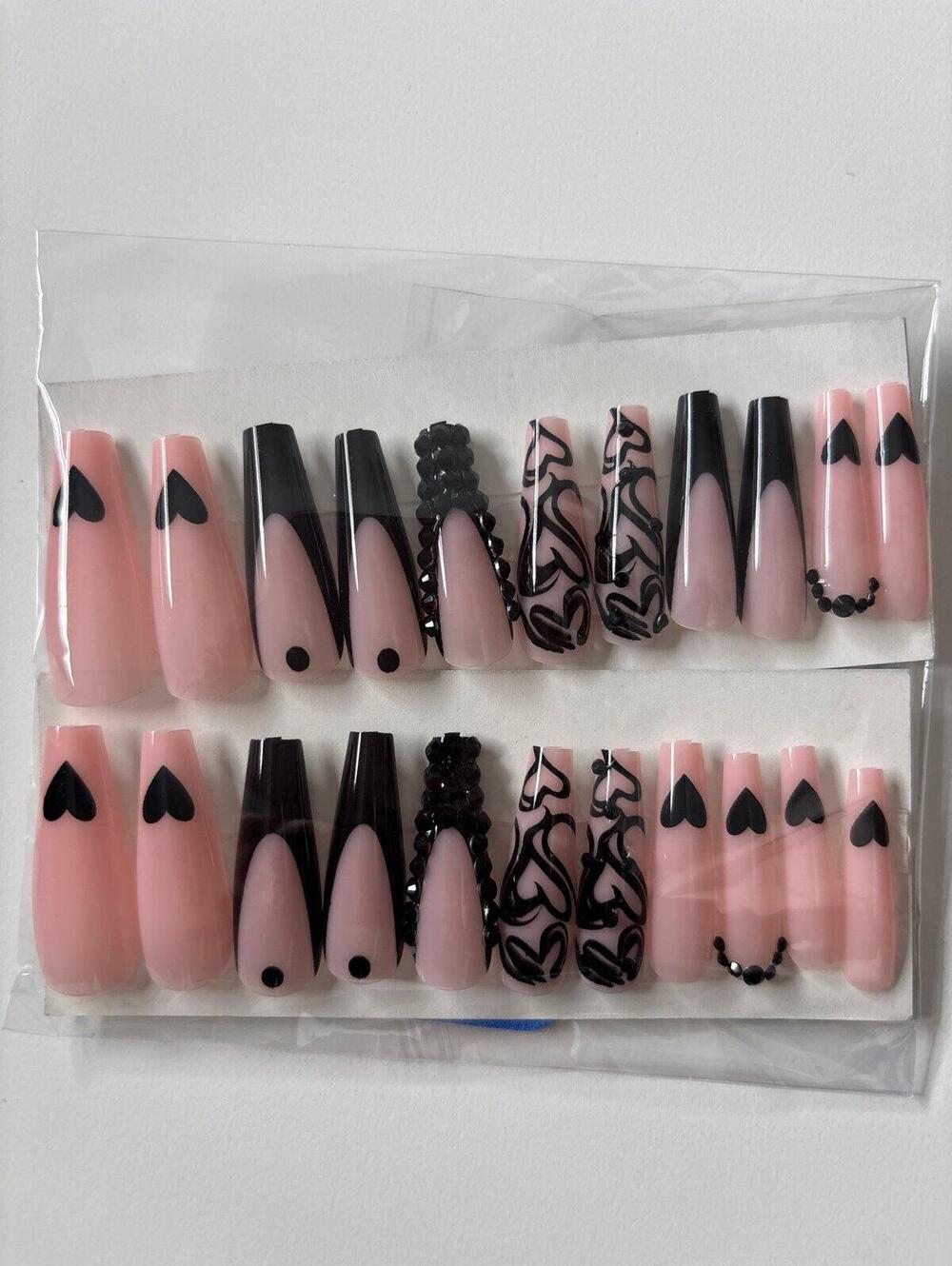 Press on nails black hearts